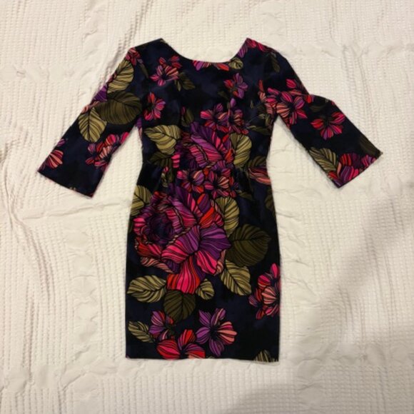 Trina Turk 3/4 sleeve Black Velvet Dress with Floral Patter Size 2 - Picture 5 of 7